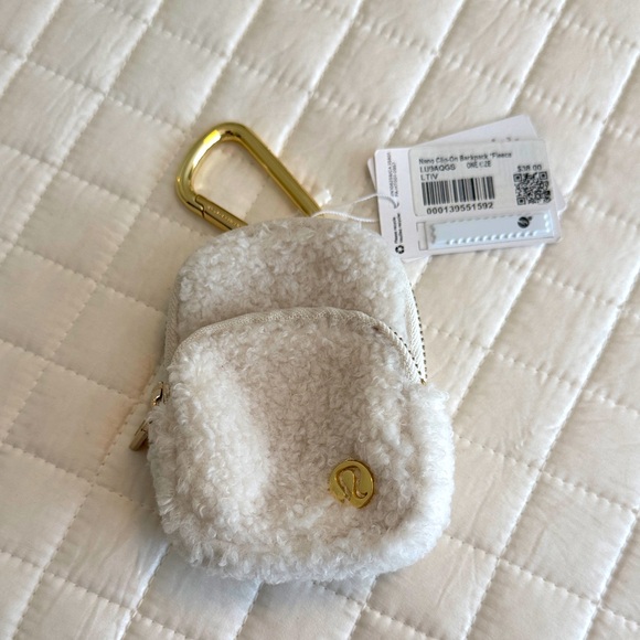 lululemon Cream Fleece Nano Clip On Backpack - Picture 1 of 2